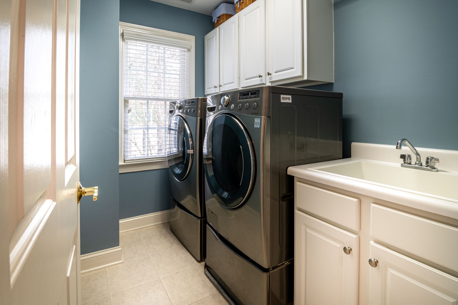 %titre de l'article% Électroménager d’une buanderie : l’étiquette énergie guide l’achat (lave-linge, sèche-linge, etc.)